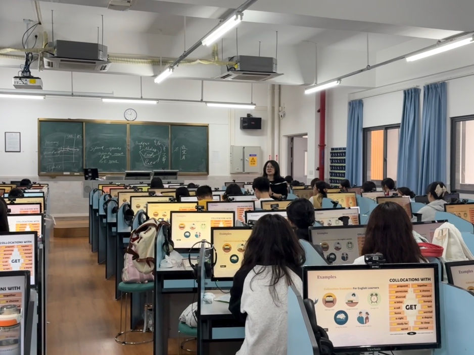 厨房里的人们中度可信度描述已自动生成