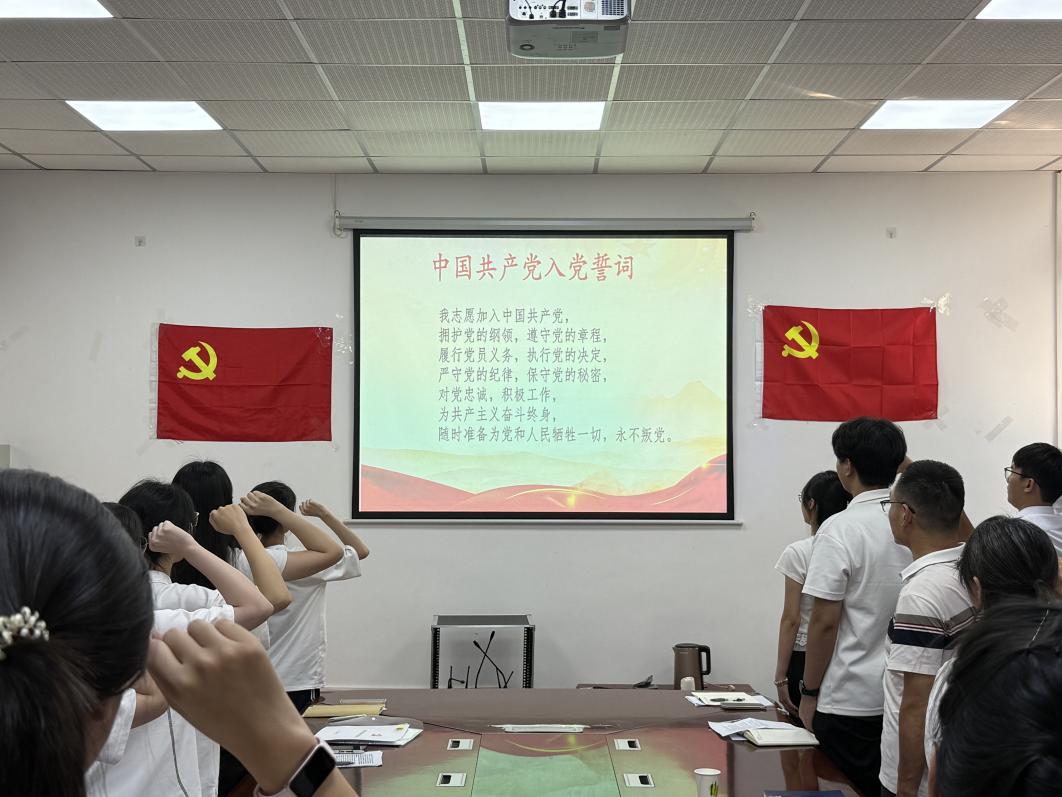 说明: 81ec87c98f40bc07014310a6393cfbfb